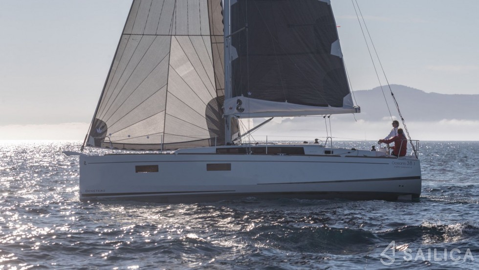 Oceanis 38.1 - Yacht Charter Sailica