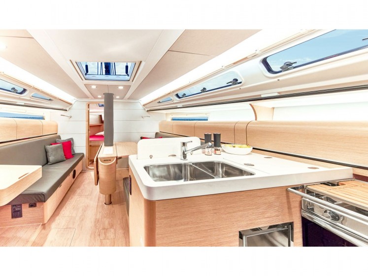 Dehler 38 SQ - Yacht Charter Sailica