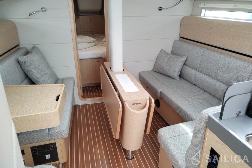 Dehler 38 SQ - Yacht Charter Sailica