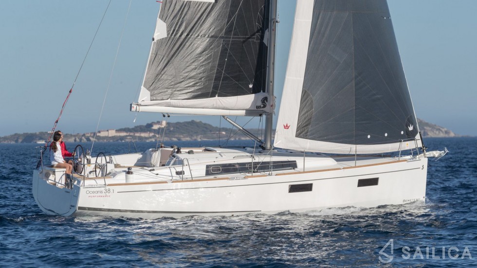 Oceanis 38.1 - Yacht Charter Sailica