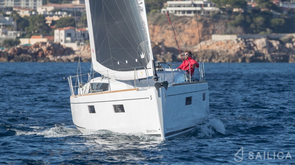 Oceanis 38.1 - Yacht Charter Sailica