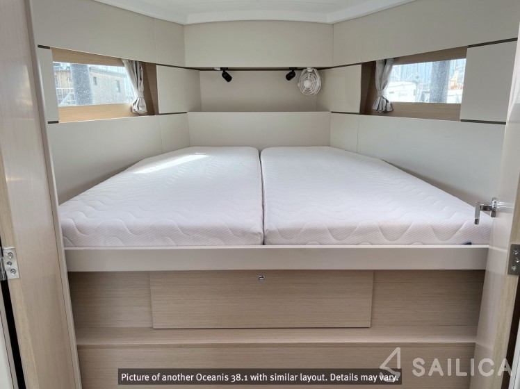 Oceanis 38.1 - Yacht Charter Sailica