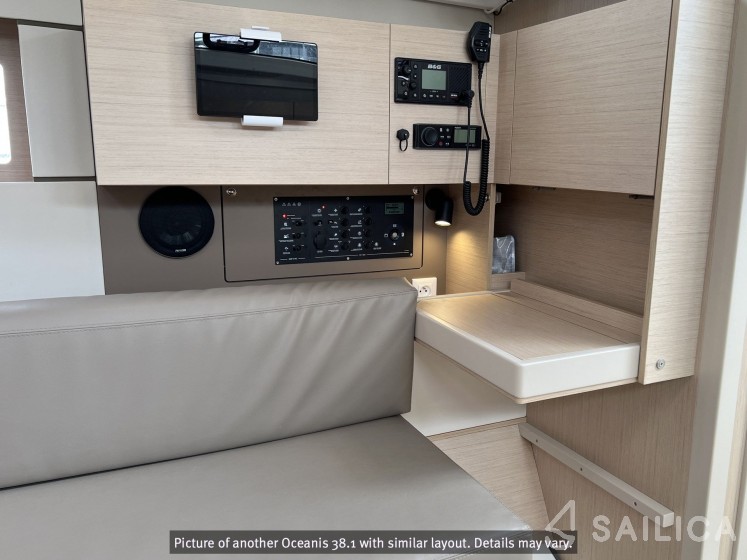 Oceanis 38.1 - Yacht Charter Sailica