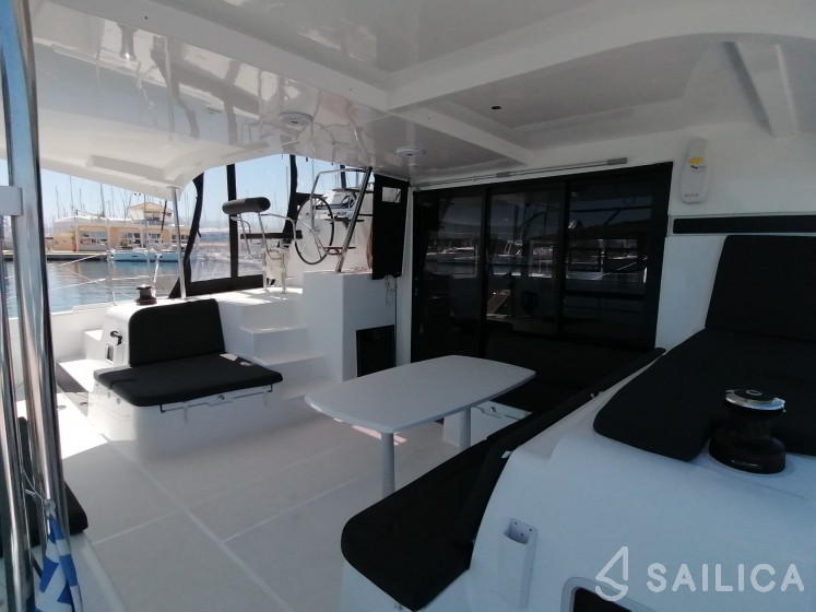 Lagoon 42 - Yacht Charter Sailica