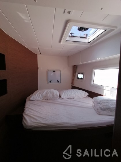 Lagoon 42 - Yacht Charter Sailica