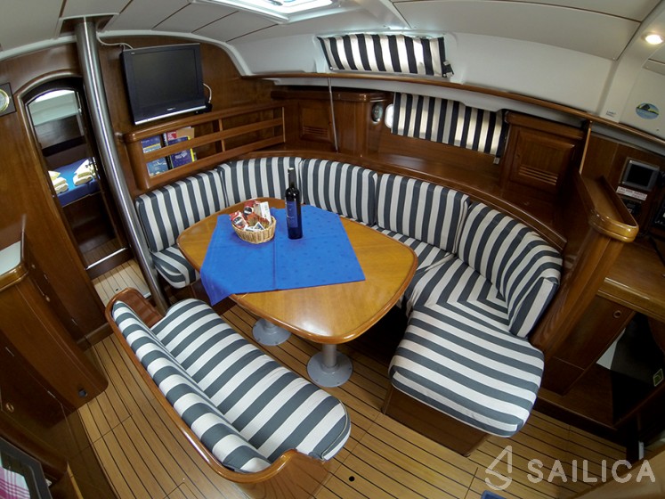 Oceanis 41.1 - Yacht Charter Sailica