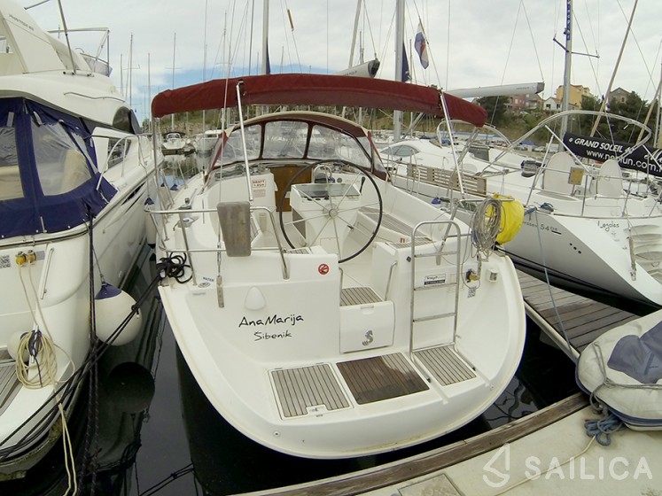 Oceanis 41.1 - Yacht Charter Sailica