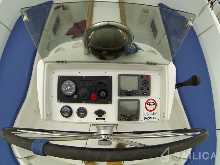 Oceanis 41.1 - Yacht Charter Sailica