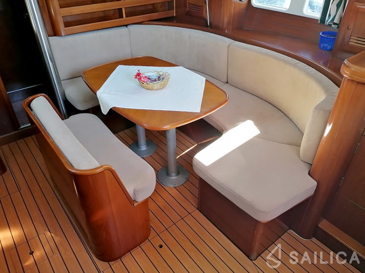 Oceanis 41.1 - Yacht Charter Sailica