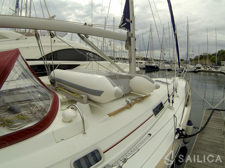 Oceanis 41.1 - Yacht Charter Sailica