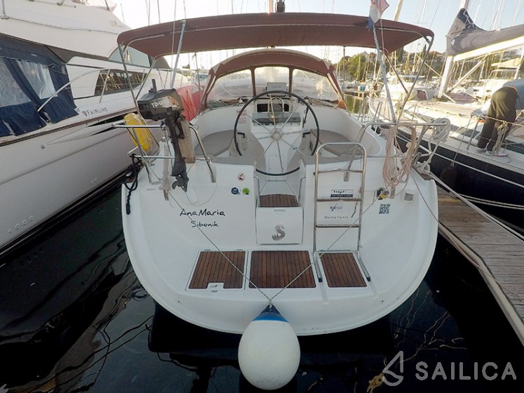 Oceanis 41.1 - Yacht Charter Sailica