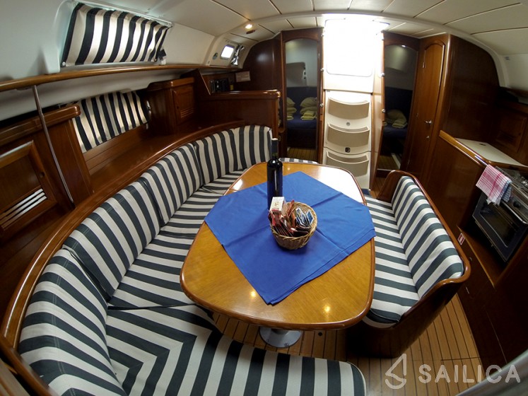 Oceanis 41.1 - Yacht Charter Sailica