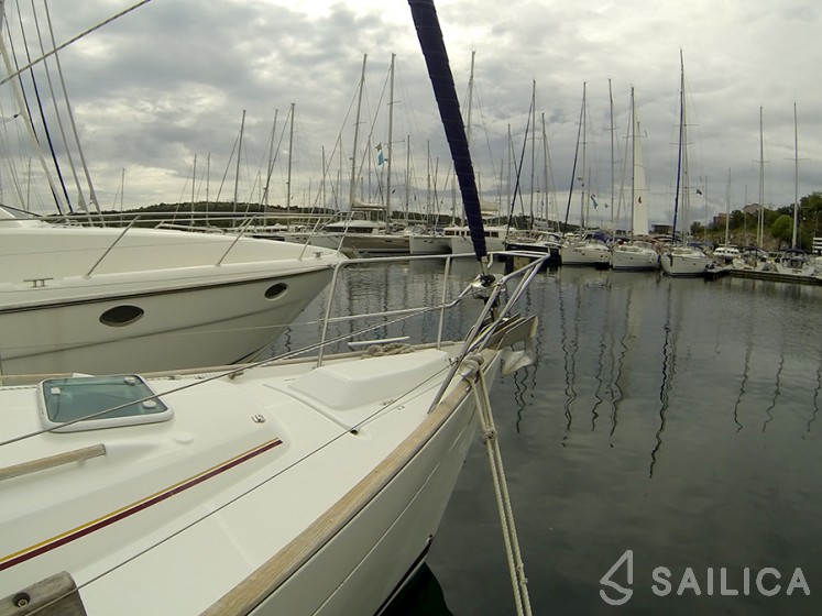 Oceanis 41.1 - Yacht Charter Sailica