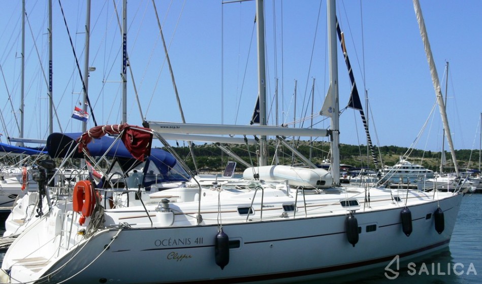 Oceanis 41.1 - Yacht Charter Sailica