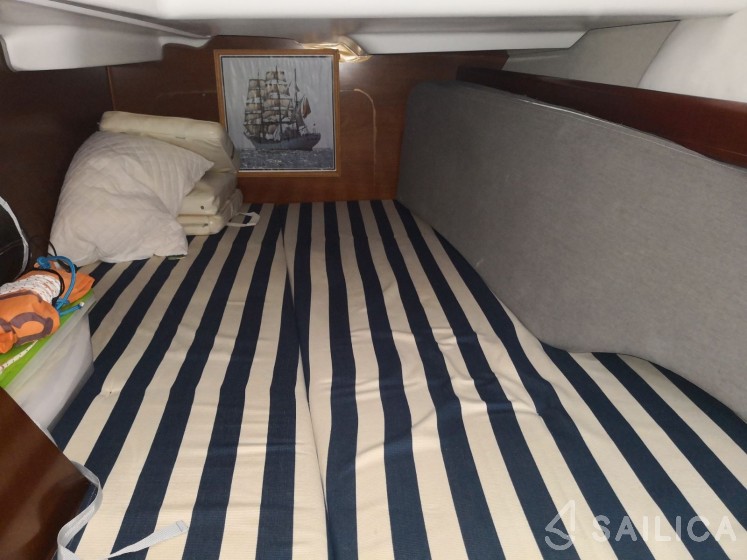 Beneteau 393 - Yacht Charter Sailica