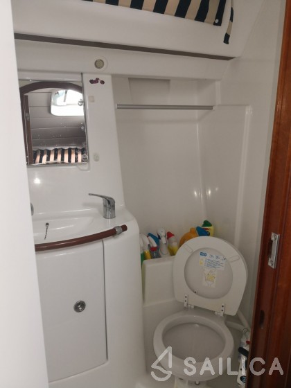 Beneteau 393 - Yacht Charter Sailica