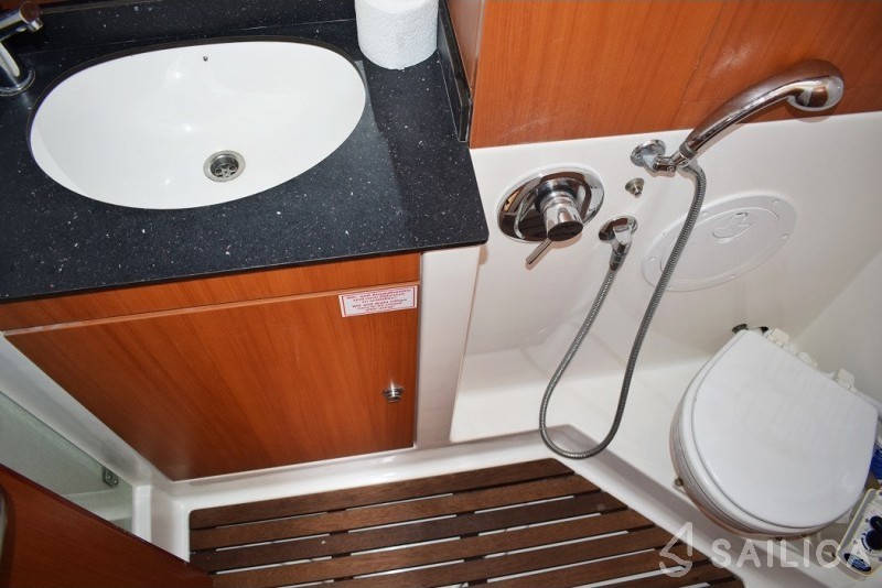 Bavaria 55 Cruiser - Yacht Charter Sailica