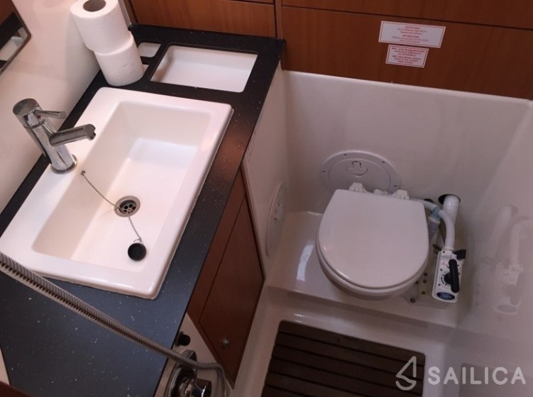 Bavaria Cruiser 40 - Yacht Charter Sailica