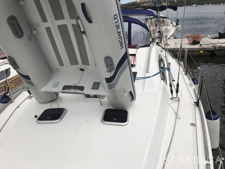 Oceanis 43 - Yacht Charter Sailica