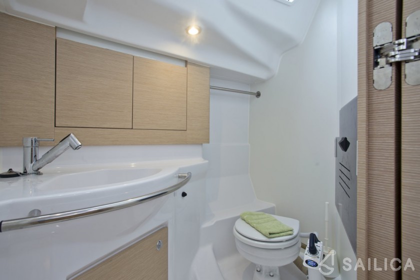 Elan 40 Impression - Yacht Charter Sailica