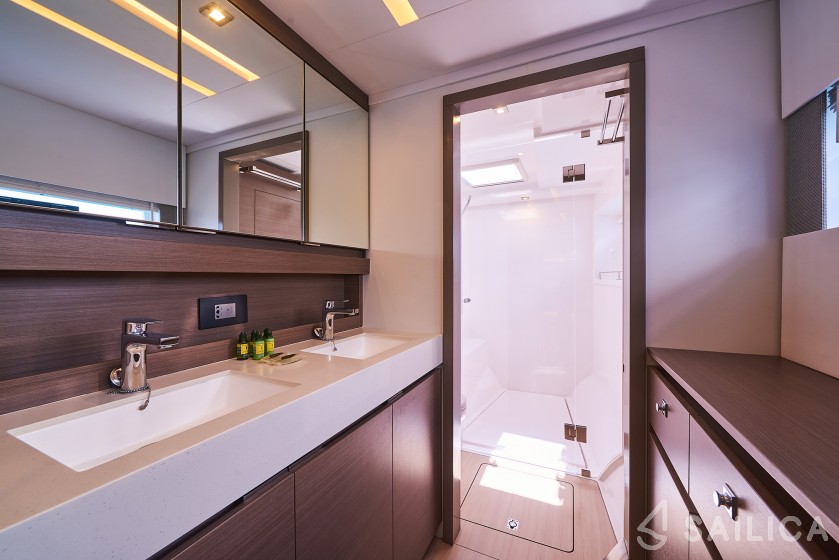 Leopard 53 PC - Yacht Charter Sailica