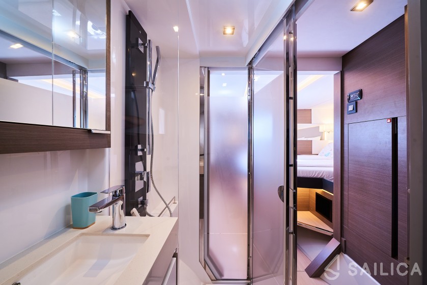 Leopard 53 PC - Yacht Charter Sailica