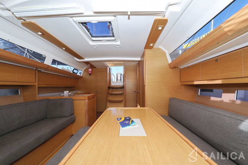 Dufour 412 GL - Yacht Charter Sailica