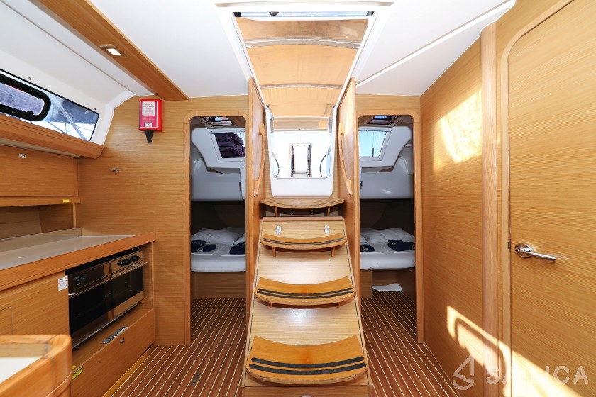 Dufour 412 GL - Yacht Charter Sailica