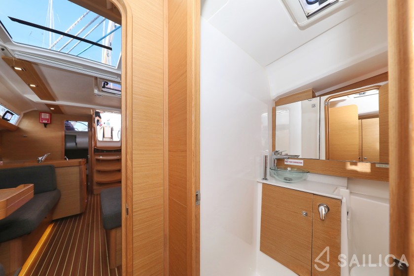 Dufour 412 GL - Yacht Charter Sailica