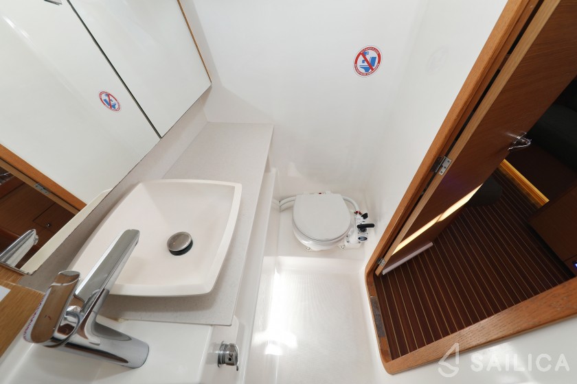Dufour 412 GL - Yacht Charter Sailica