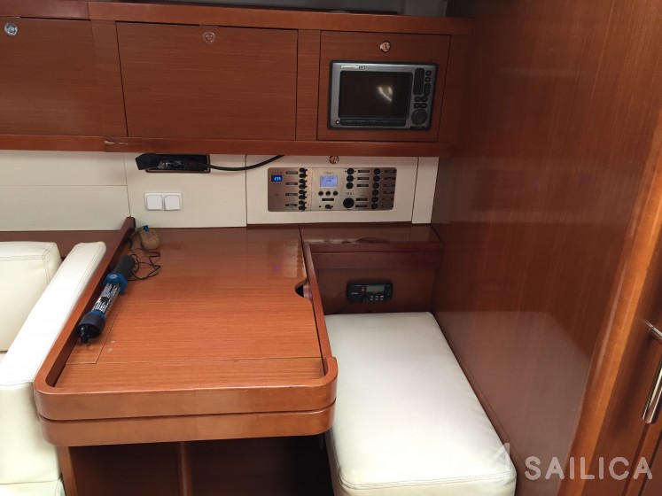 Oceanis 50 Family - Yacht Charter Sailica