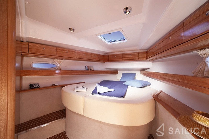 Bavaria 46 Cruiser - Yacht Charter Sailica