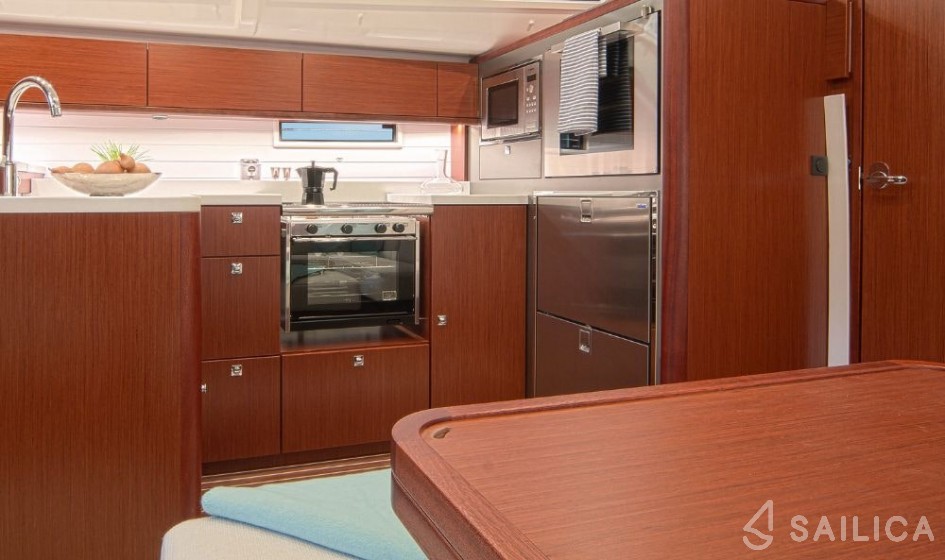 Bavaria 51 Cruiser - Yacht Charter Sailica