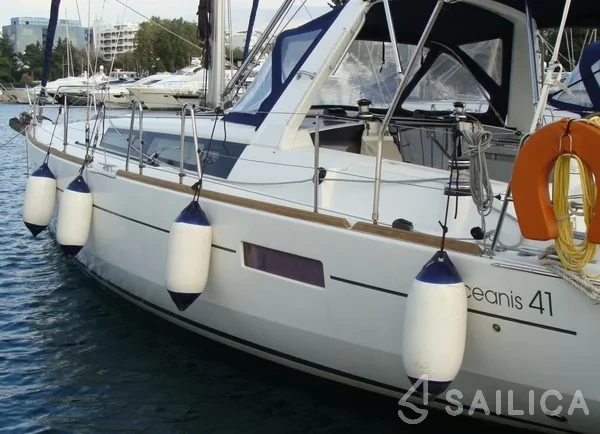 Oceanis 41 - Yacht Charter Sailica