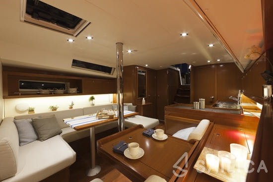 Oceanis 41 - Yacht Charter Sailica