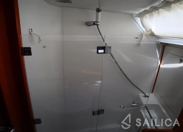 Oceanis 41 - Yacht Charter Sailica