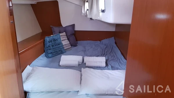 Oceanis 46 - Yacht Charter Sailica