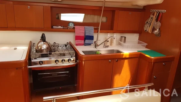 Oceanis 46 - Yacht Charter Sailica