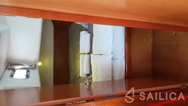Oceanis 46 - Yacht Charter Sailica