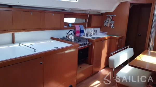 Oceanis 46 - Yacht Charter Sailica