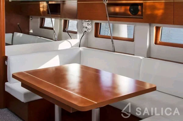 Oceanis 51.1 - Yacht Charter Sailica