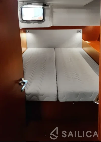 Oceanis 51.1 - Yacht Charter Sailica