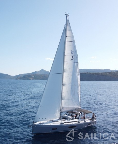 Oceanis 51 - Yacht Charter Sailica