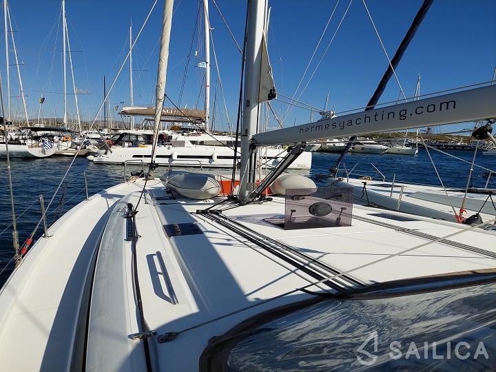 Oceanis 40.1 - Yacht Charter Sailica