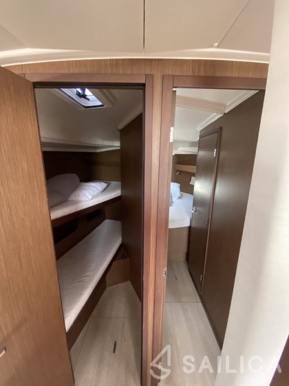 Oceanis 40.1 - Yacht Charter Sailica