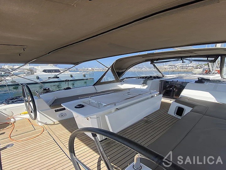 Oceanis 40.1 - Yacht Charter Sailica