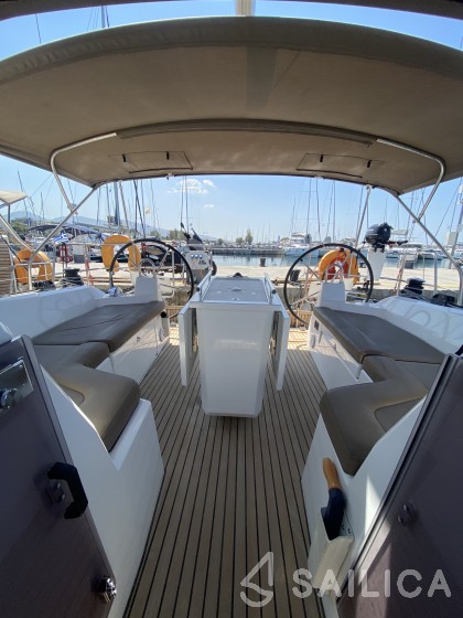 Oceanis 40.1 - Yacht Charter Sailica