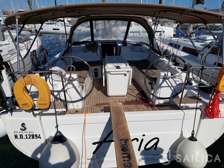 Oceanis 40.1 - Yacht Charter Sailica