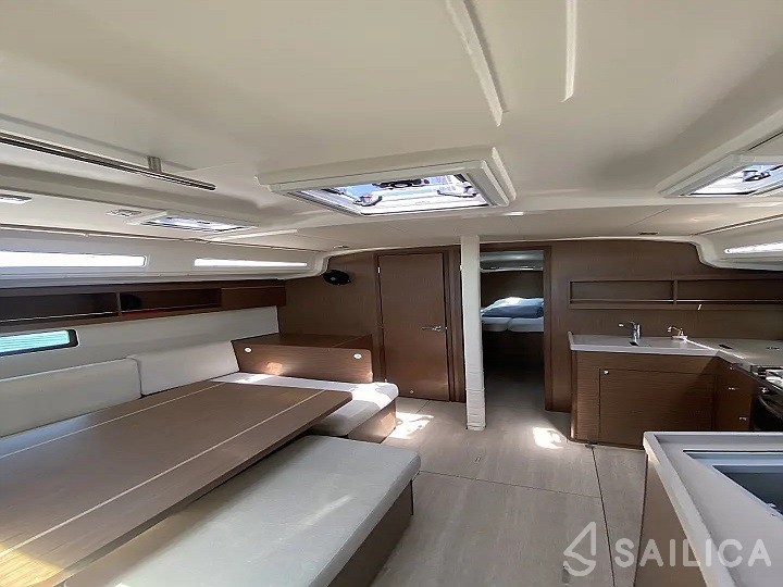 Oceanis 40.1 - Yacht Charter Sailica