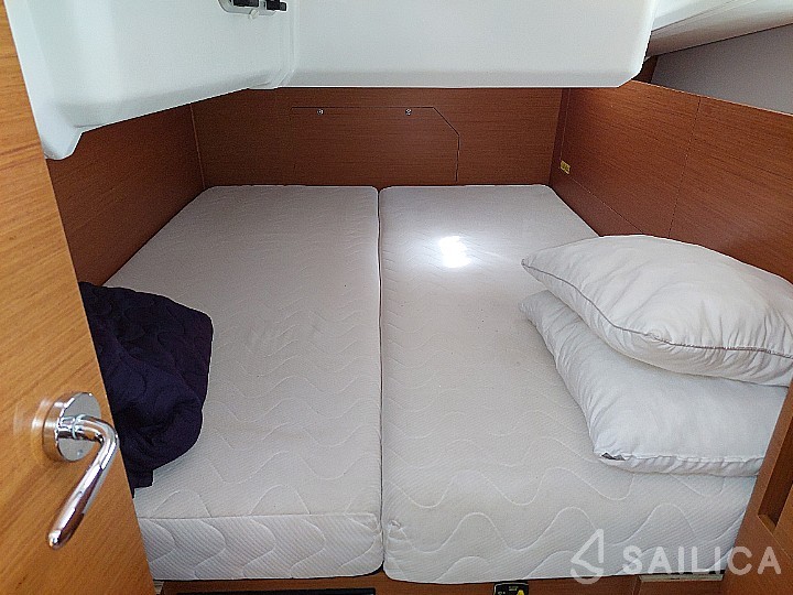 Sun Odyssey 440 - Yacht Charter Sailica